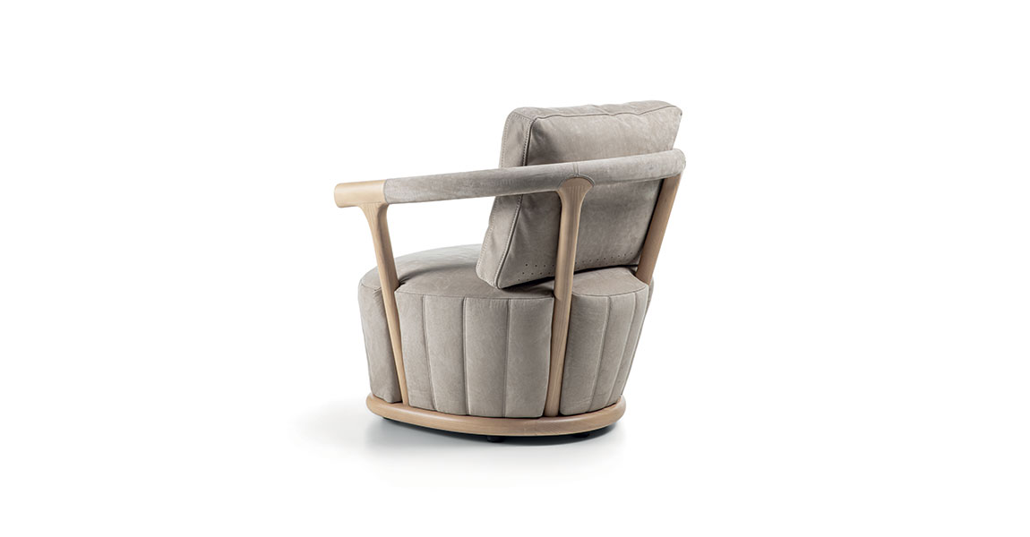 Кресло Vittoria Frigerio Mora дизайнер Studio Cattaneo Design