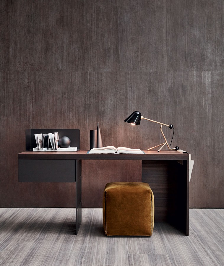 Письменный стол Molteni&C Scriba дизайнер Patricia Urquiola
