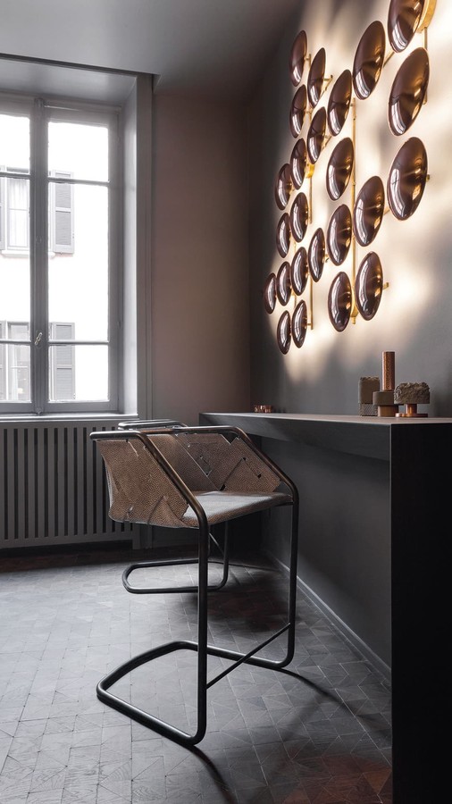 Барный стул Henge Strip Stool